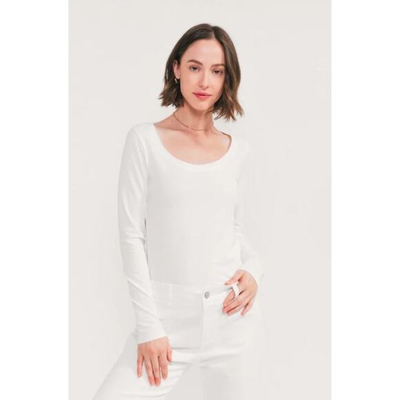Derek Heart Women's Open Criss Cross Back Long Sleeve Scoop Neck Tee in White M - Picture 1 of 7